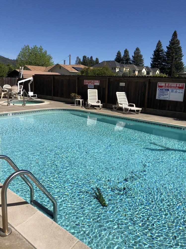 Cloverdale Wine Country Inn & Suites Luaran gambar