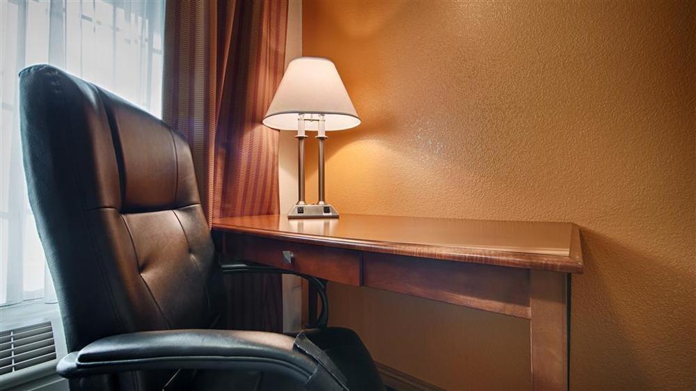Cloverdale Wine Country Inn & Suites Bilik gambar