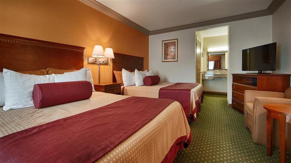 Cloverdale Wine Country Inn & Suites Bilik gambar