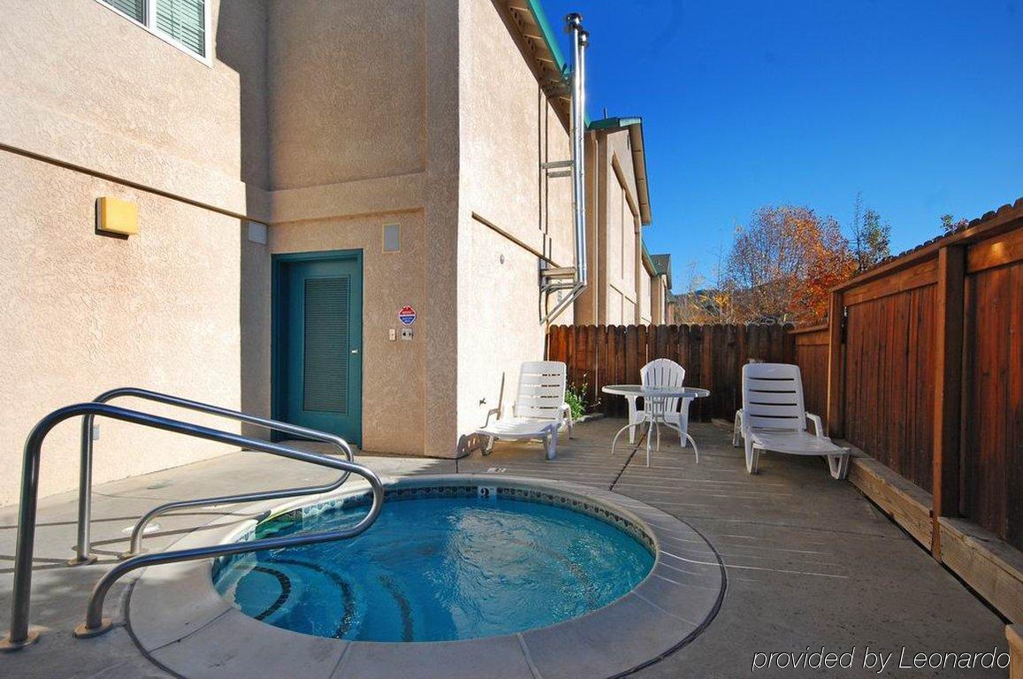 Cloverdale Wine Country Inn & Suites Kemudahan gambar