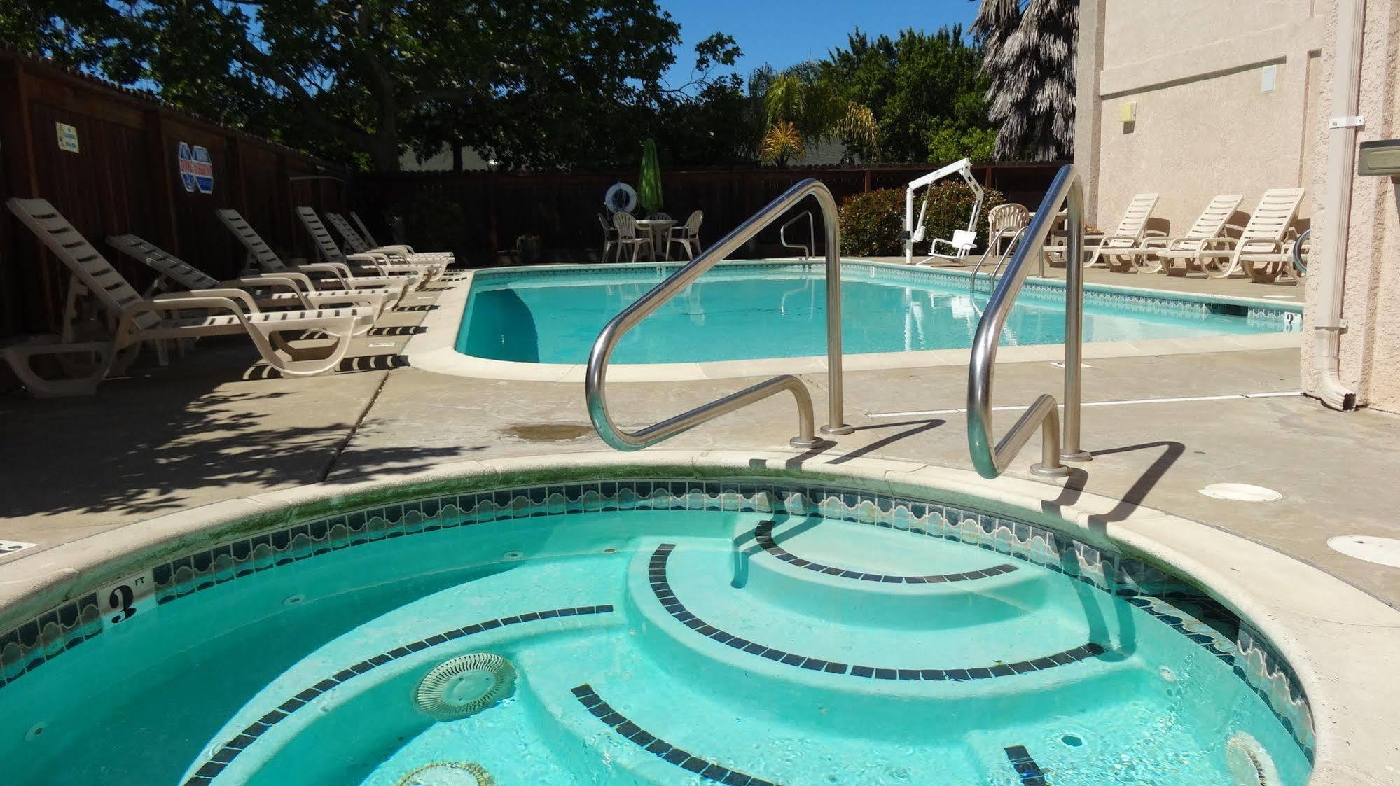 Cloverdale Wine Country Inn & Suites Luaran gambar